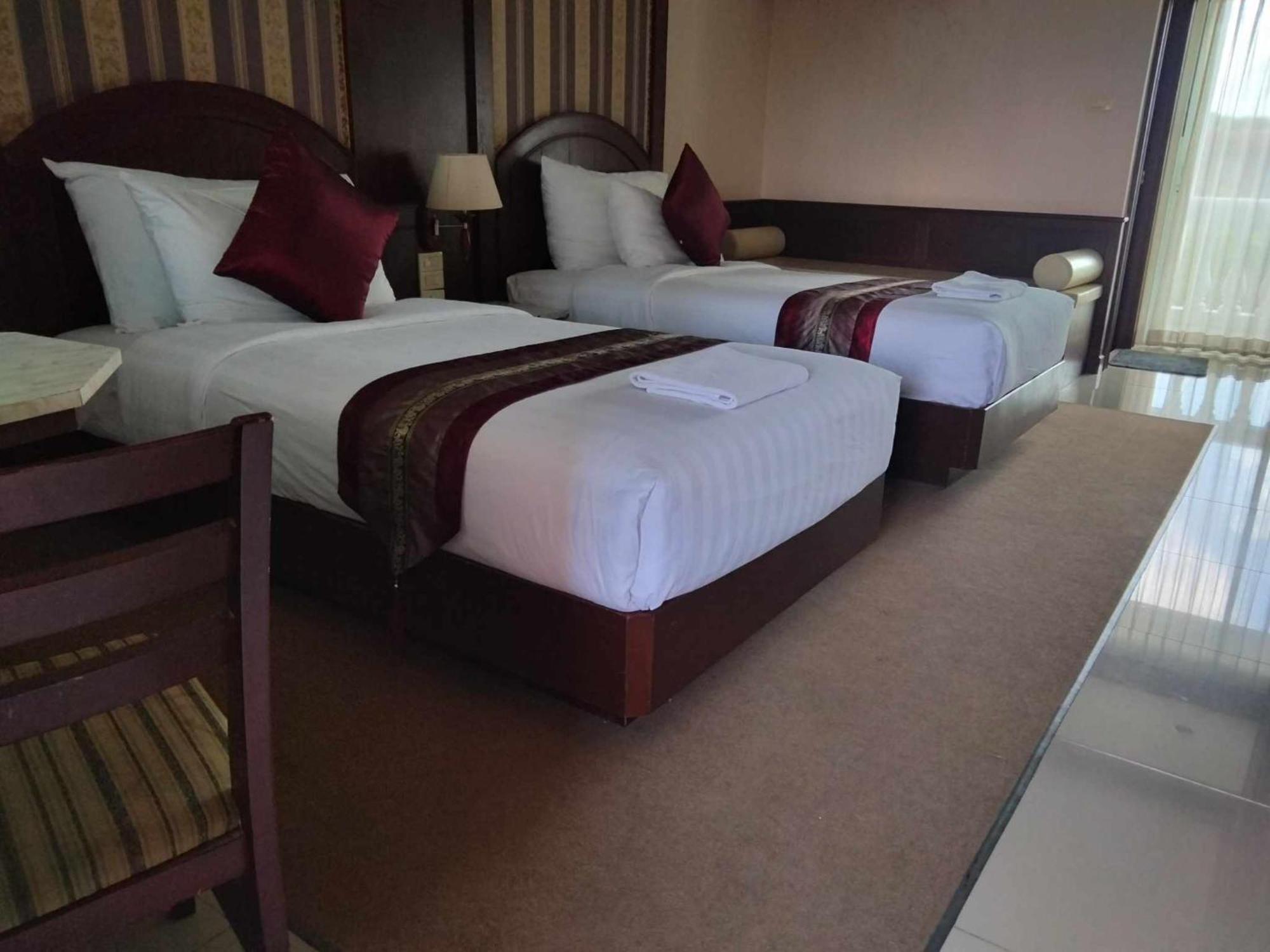 The Lion King Hotel Udonthani Bagian luar foto