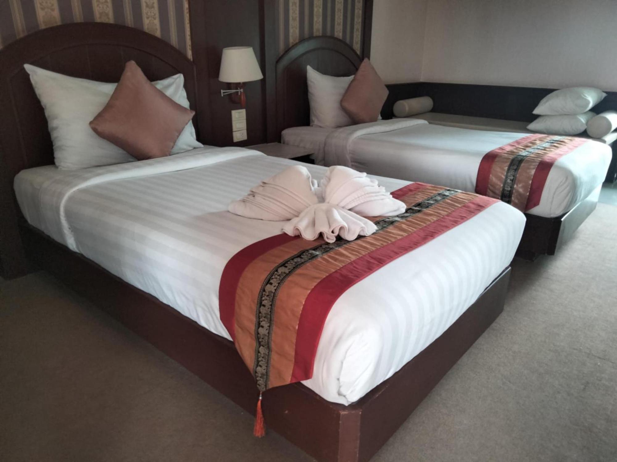 The Lion King Hotel Udonthani Bagian luar foto
