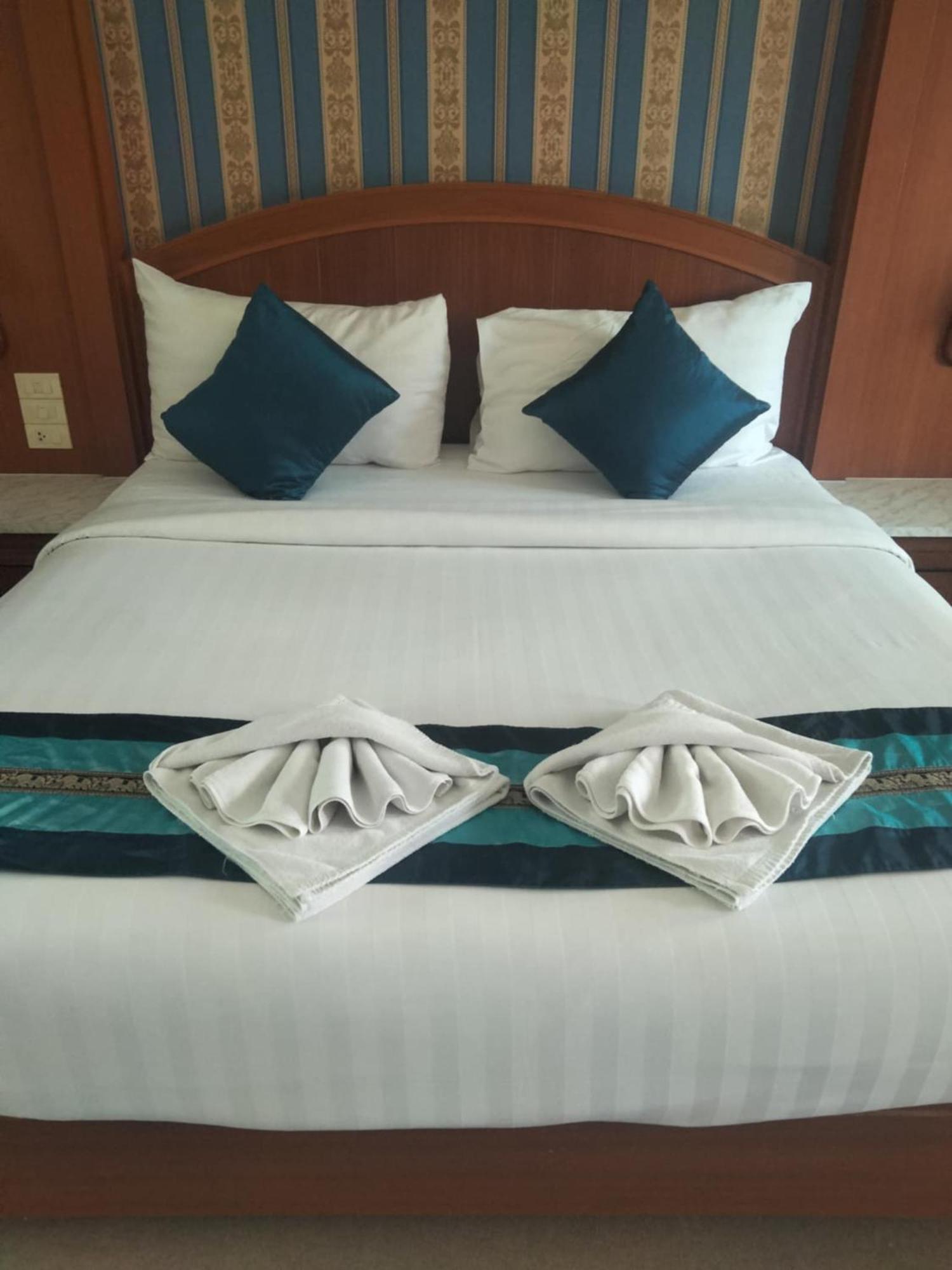 The Lion King Hotel Udonthani Bagian luar foto