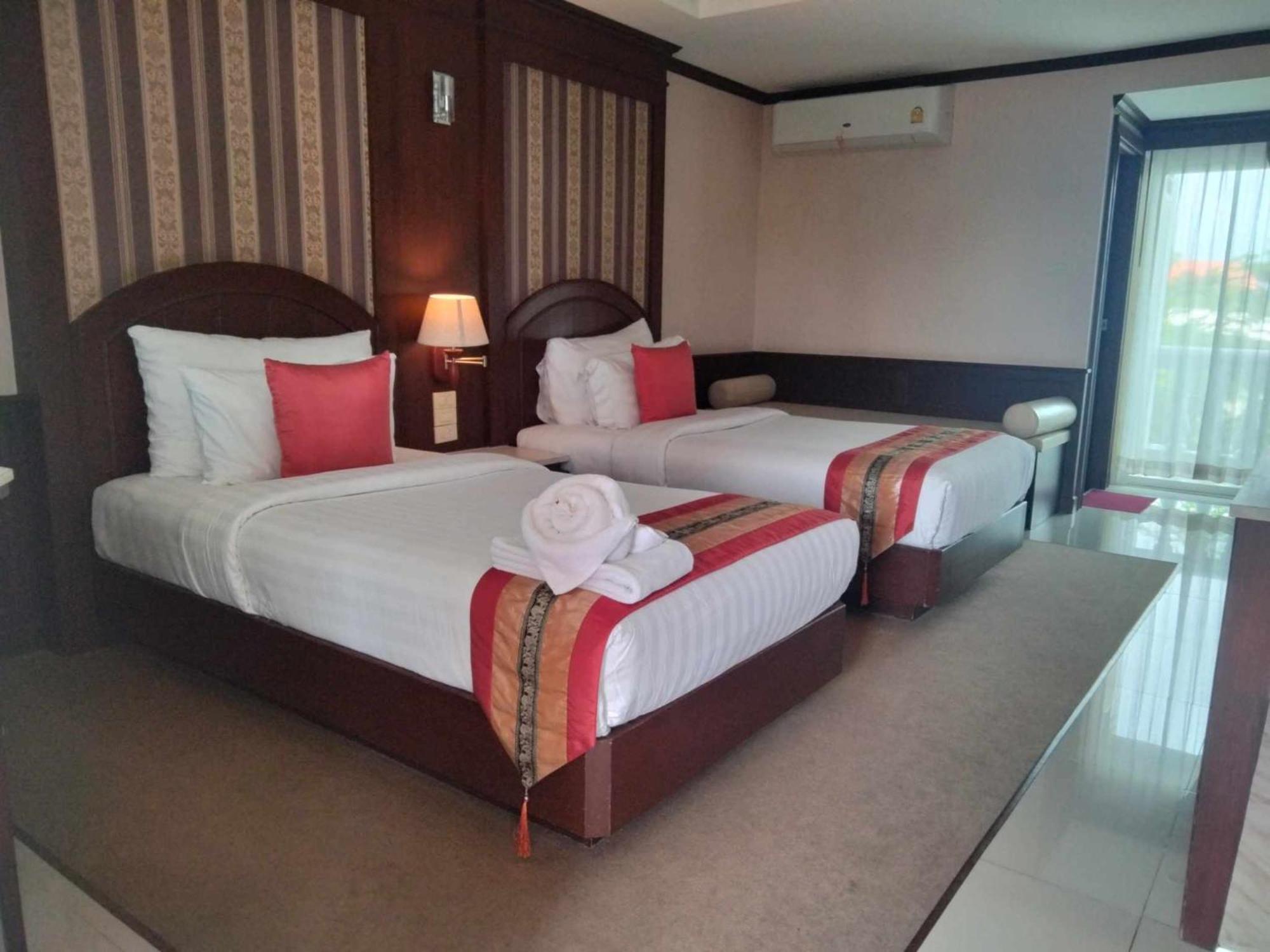 The Lion King Hotel Udonthani Bagian luar foto